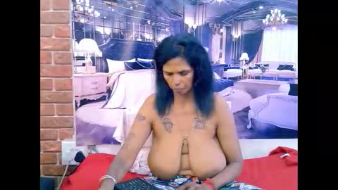 Snapshot of sexyva4u2luv chatting on May 2026 06:38:01 PM sexyva4u2luv online show from May 2026 06:38:01 PM