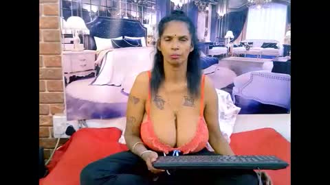 Snapshot of sexyva4u2luv chatting on May 2026 06:05:02 PM sexyva4u2luv online show from May 2026 06:05:02 PM