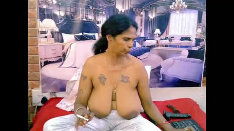 Snapshot of sexyva4u2luv chatting on May 2026 08:22:02 AM sexyva4u2luv online show from May 2026 08:22:02 AM