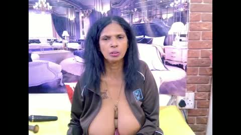 Snapshot of sexyva4u2luv chatting on June 2026 11:21:02 AM sexyva4u2luv online show from June 2026 11:21:02 AM