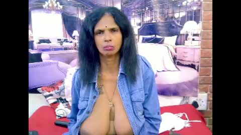 Snapshot of sexyva4u2luv chatting on June 2026 11:39:01 PM sexyva4u2luv online show from June 2026 11:39:01 PM
