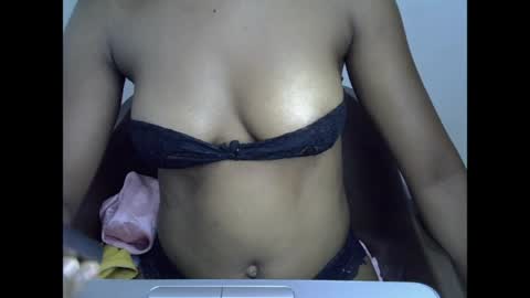 Snapshot of sexyxbunnyxx chatting on May 2026 11:00:01 PM Blue online show from May 2026 11:00:01 PM