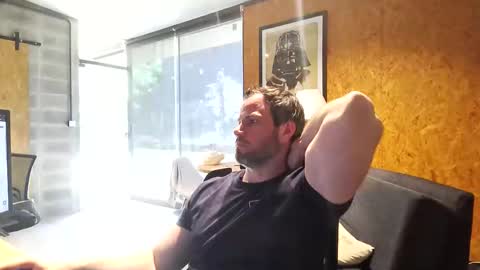 shad0w_hunter online show from February 2026 04:01:01 PM