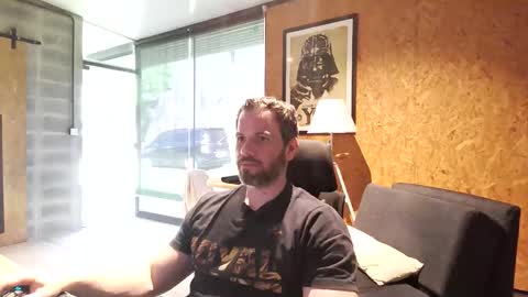 shad0w_hunter online show from April 2026 01:27:01 PM