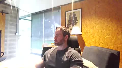 shad0w_hunter online show from April 2026 01:45:02 PM