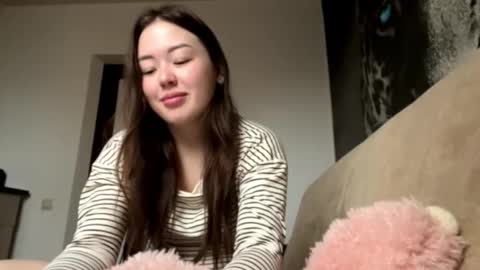 Hana online show from November 2025 03:43:02 AM