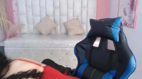 Shalon  online show from November 2025 01:06:01 PM