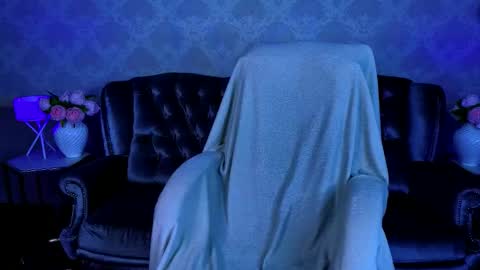 Lessi online show from October 2025 05:48:02 AM