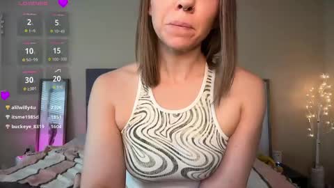 Snapshot of shameless_shalynn chatting on April 2026 04:44:01 PM Shalynn online show from April 2026 04:44:01 PM