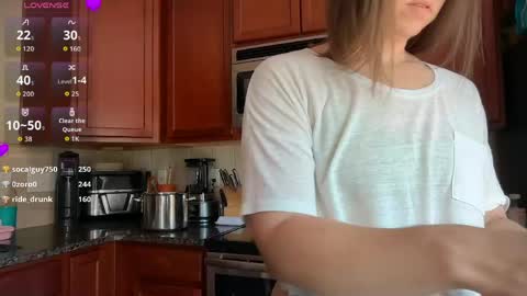 Snapshot of shameless_shalynn chatting on May 2026 04:04:01 PM Shalynn online show from May 2026 04:04:01 PM