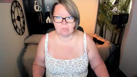Snapshot of shannonshine chatting on June 2026 08:17:02 AM Shannon online show from June 2026 08:17:02 AM