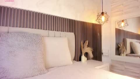 SHANON online show from November 2025 11:10:01 AM