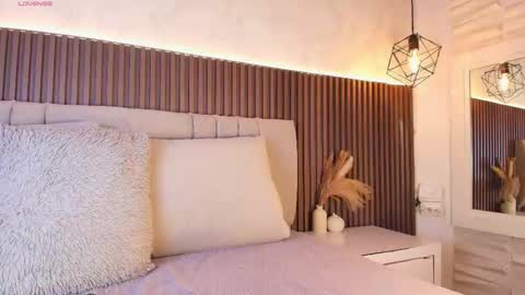 SHANON online show from December 2025 07:12:02 PM