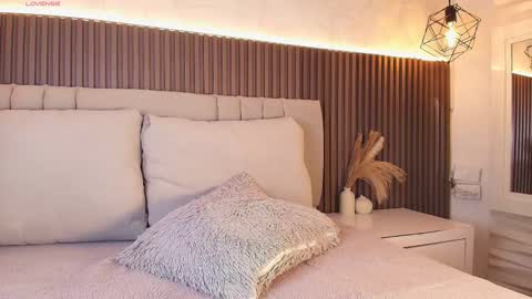 SHANON online show from December 2025 07:32:01 PM