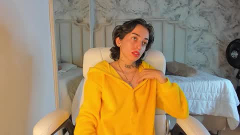 Shantal online show from November 2025 03:52:02 AM