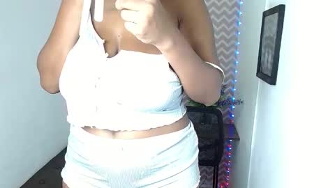 Snapshot of shantalcarson chatting on May 2026 05:33:01 PM Dayana online show from May 2026 05:33:01 PM