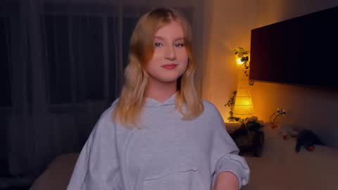 Polly online show from October 2025 10:55:02 PM