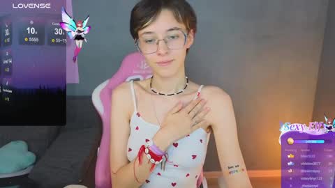 Snapshot of sharli_rose chatting on December 2024 07:36:01 PM Sharli online show from December 2024 07:36:01 PM