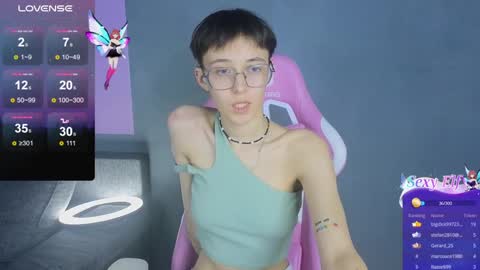 Snapshot of sharli_rose chatting on December 2024 08:10:02 PM Sharli online show from December 2024 08:10:02 PM