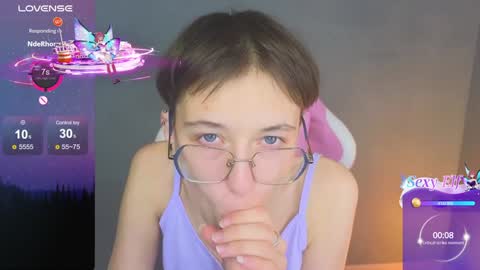 Snapshot of sharli_rose chatting on December 2024 07:33:01 PM Sharli online show from December 2024 07:33:01 PM