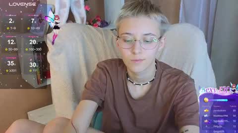 Snapshot of sharli_rose chatting on February 2025 06:23:01 PM Sharli online show from February 2025 06:23:01 PM