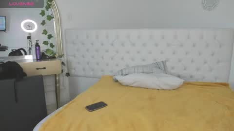 Sharlot online show from January 2026 12:10:02 PM