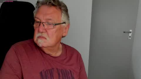 Snapshot of sharlots_pet chatting on June 2026 03:14:01 PM sharlots_pet online show from June 2026 03:14:01 PM