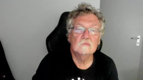 Snapshot of sharlots_pet chatting on July 2026 10:22:02 AM sharlots_pet online show from July 2026 10:22:02 AM