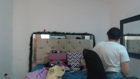 Sara online show from December 2024 03:11:01 PM