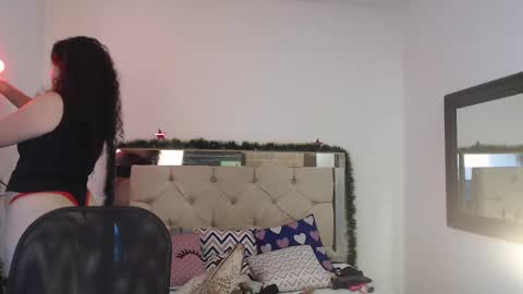 Sara online show from December 2024 06:49:01 PM