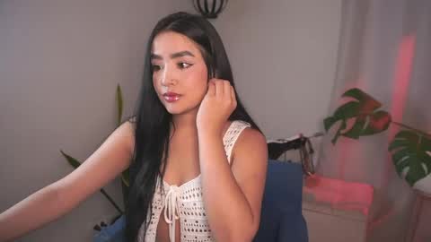 Snapshot of sharlotte_evanns chatting on May 2026 10:17:01 PM Sharlotte online show from May 2026 10:17:01 PM