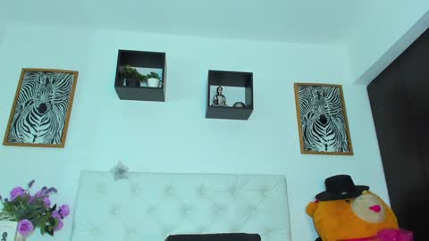 sharon_smiith_ online show from January 2025 10:41:02 PM