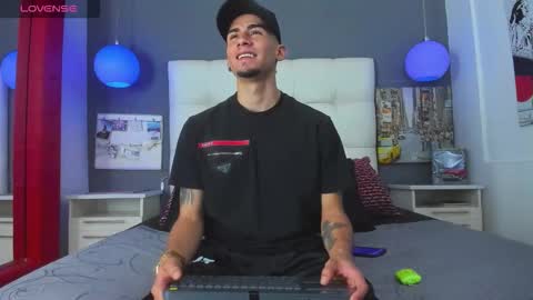 Sharon  Tyga online show from November 2025 03:17:02 PM