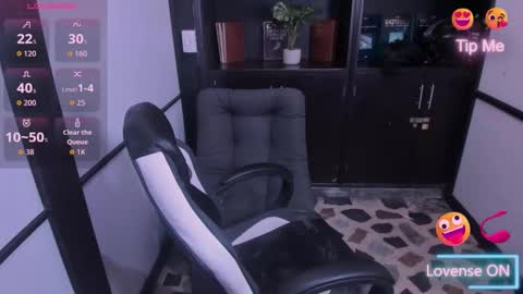 sharonqueen1_ online show from November 2025 12:04:01 PM