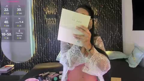 SHARON TAYLOR online show from October 2025 08:46:02 PM