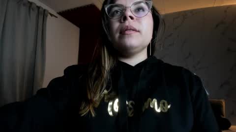 Snapshot of shasha_bloom chatting on September 2025 02:22:02 AM SASHA BLOOM online show from September 2025 02:22:02 AM