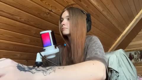 Snapshot of shavonflosi chatting on June 2026 04:18:02 AM Maria online show from June 2026 04:18:02 AM