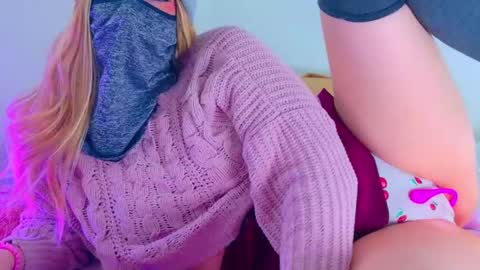 Shayla Vee online show from April 2026 05:19:02 PM