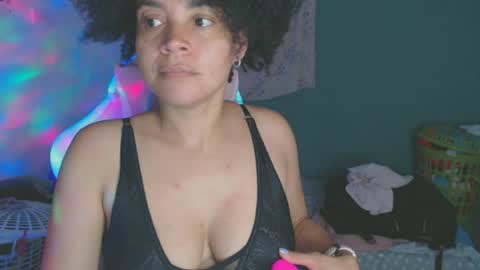 Snapshot of shayna_cute chatting on July 2026 02:25:01 AM Shayna online show from July 2026 02:25:01 AM