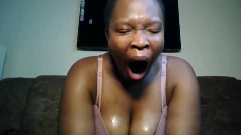 Snapshot of shazliz chatting on February 2026 05:48:02 AM shazliz online show from February 2026 05:48:02 AM