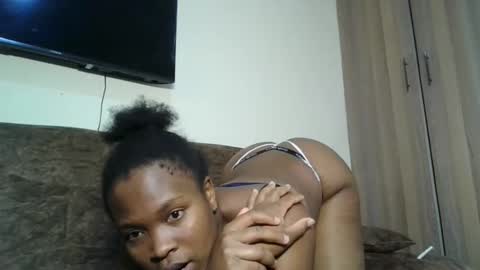 Snapshot of shazliz chatting on February 2026 05:14:02 AM shazliz online show from February 2026 05:14:02 AM