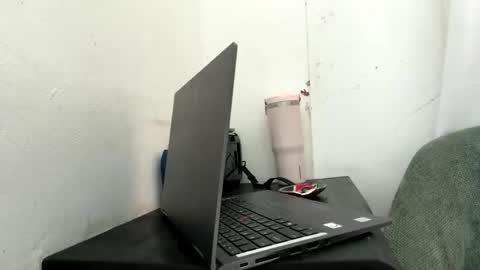 Thick babe online show from May 2026 10:22:01 AM