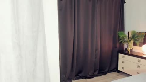 Snapshot of sheenaeast chatting on December 2024 02:04:01 PM Violet online show from December 2024 02:04:01 PM