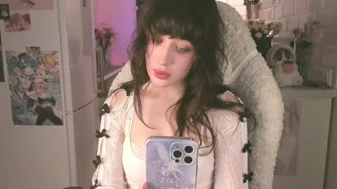Snapshot of sheeny_shy chatting on January 2025 05:40:02 PM Chiara online show from January 2025 05:40:02 PM