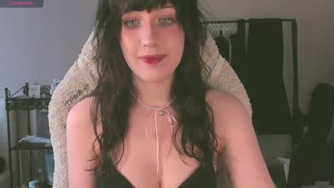 Snapshot of sheeny_shy chatting on April 2026 12:26:02 PM Chiara online show from April 2026 12:26:02 PM