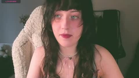 Snapshot of sheeny_shy chatting on May 2026 12:32:01 PM Chiara online show from May 2026 12:32:01 PM