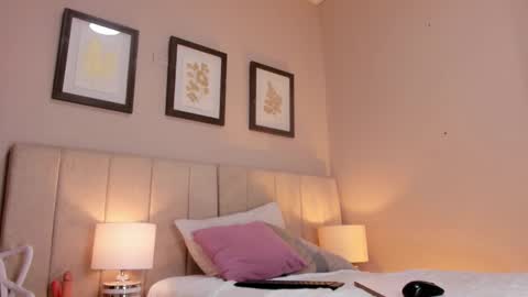 Snapshot of sheila__x chatting on February 2026 11:43:02 AM sheila__x online show from February 2026 11:43:02 AM