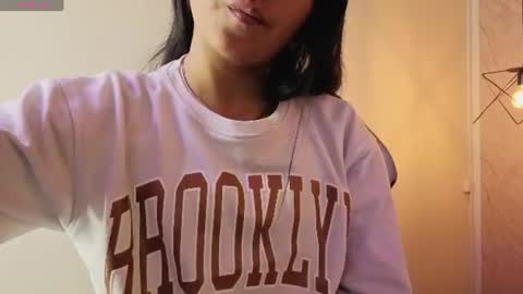 Snapshot of sheilly_brown chatting on June 2026 07:40:01 PM sheilly_brown online show from June 2026 07:40:01 PM