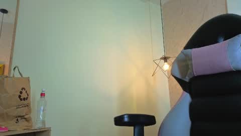 Snapshot of sheilly_brown chatting on July 2026 02:36:01 AM sheilly_brown online show from July 2026 02:36:01 AM