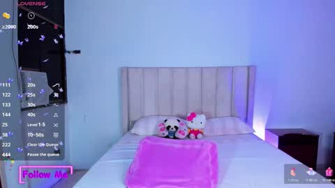 Danna   online show from November 2025 02:44:01 AM